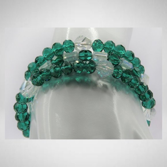 CONTESSA IN GREEN Beaded Jewelry Set - Picture 5 of 6